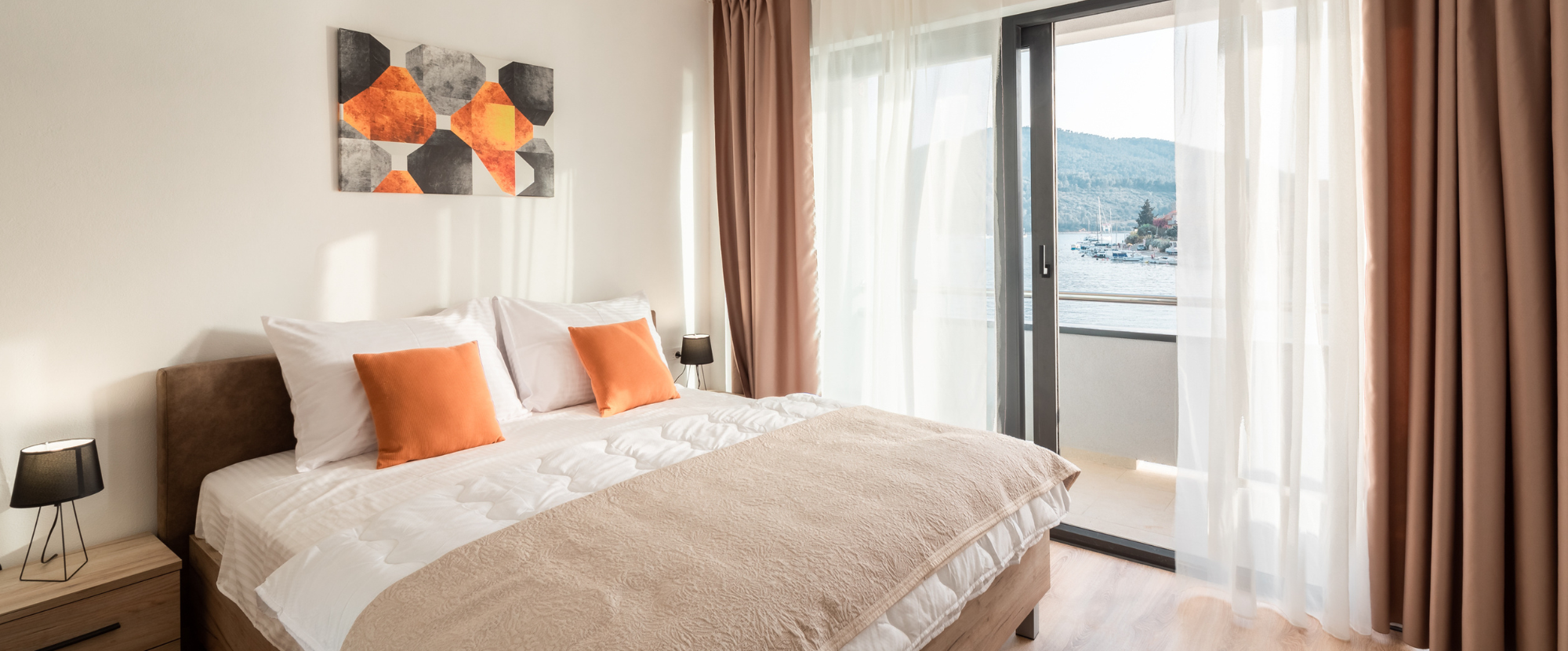 Apartments in Vela Luka with sea view near the waterfront